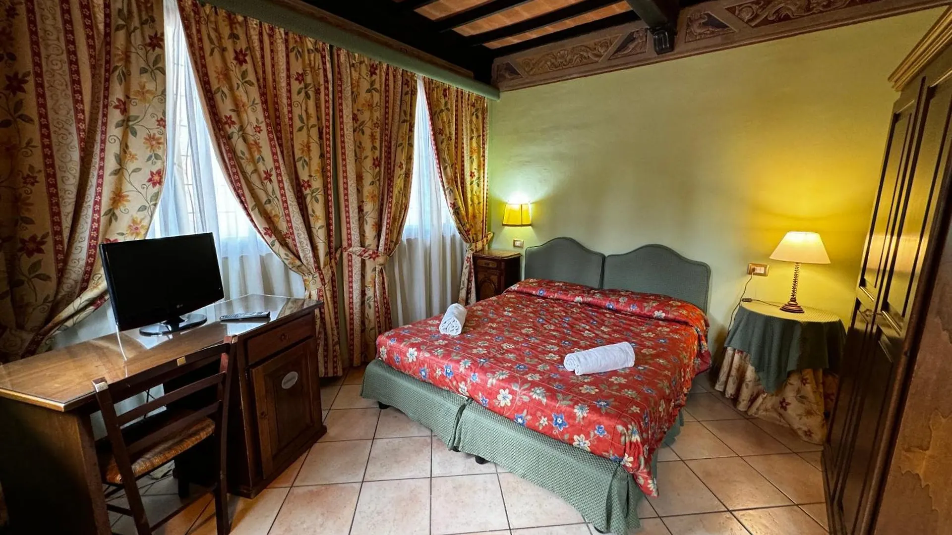 Guest house Villa Le Camelie Siena Italy