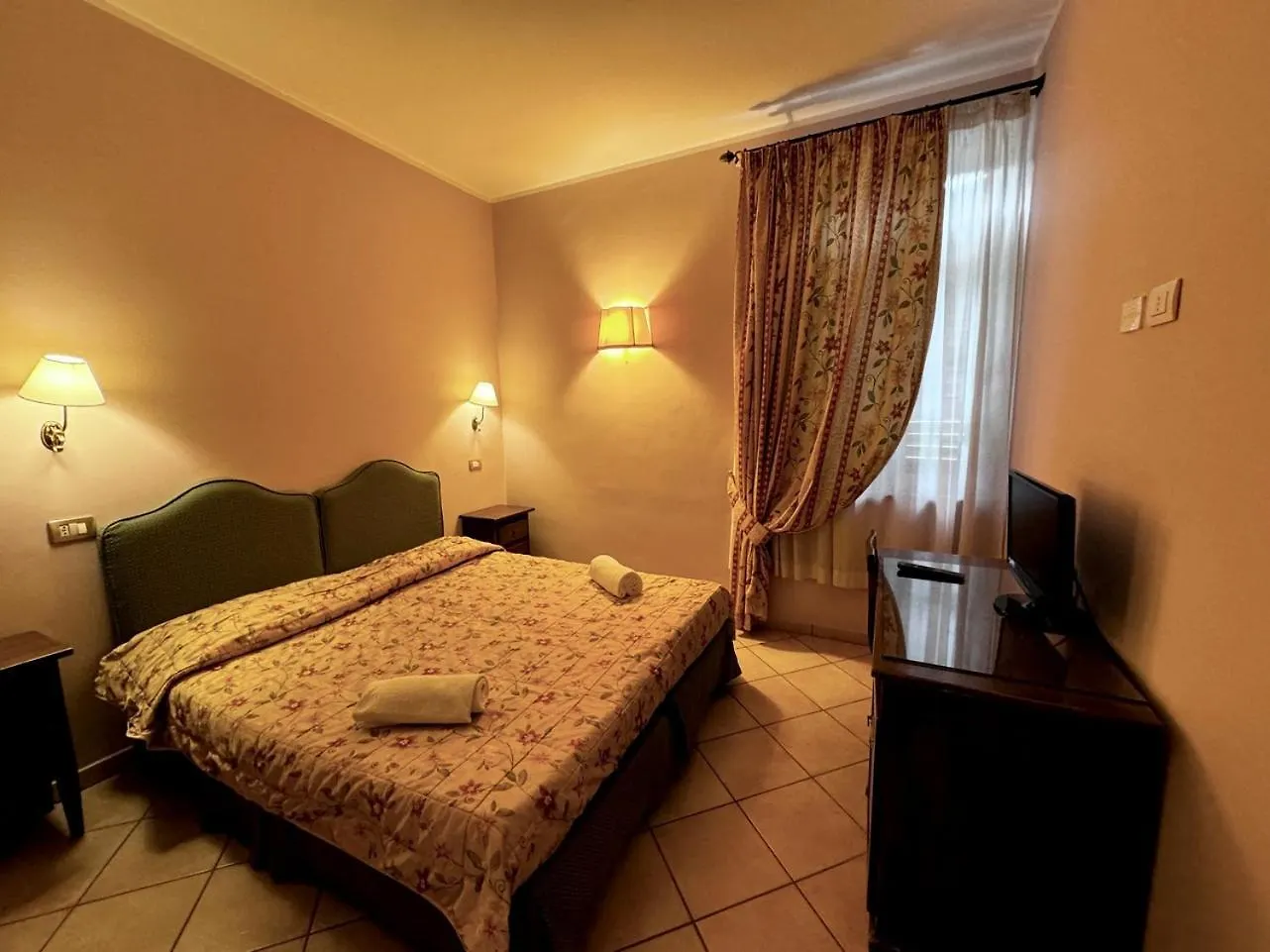Villa Le Camelie Σιένα 0*,  Ιταλία